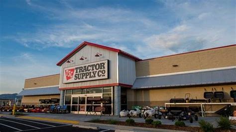 The heavy equipment division of the company was named Flint Equipment Company, and the agricultural division became Albany Tractor Company. . Tractor supply north myrtle beach